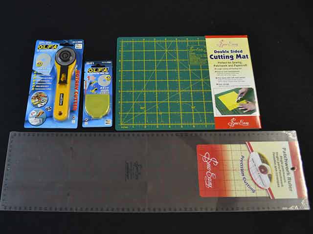 Quilting Mat, Ruler and Cutters
